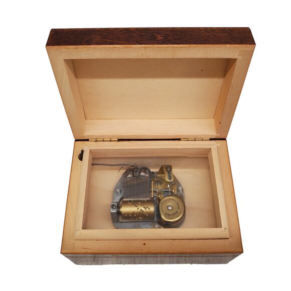 Vintage Reuge Edelweiss Swiss Wooden Music Box Little Boy with Horn - Picture 7 of 8